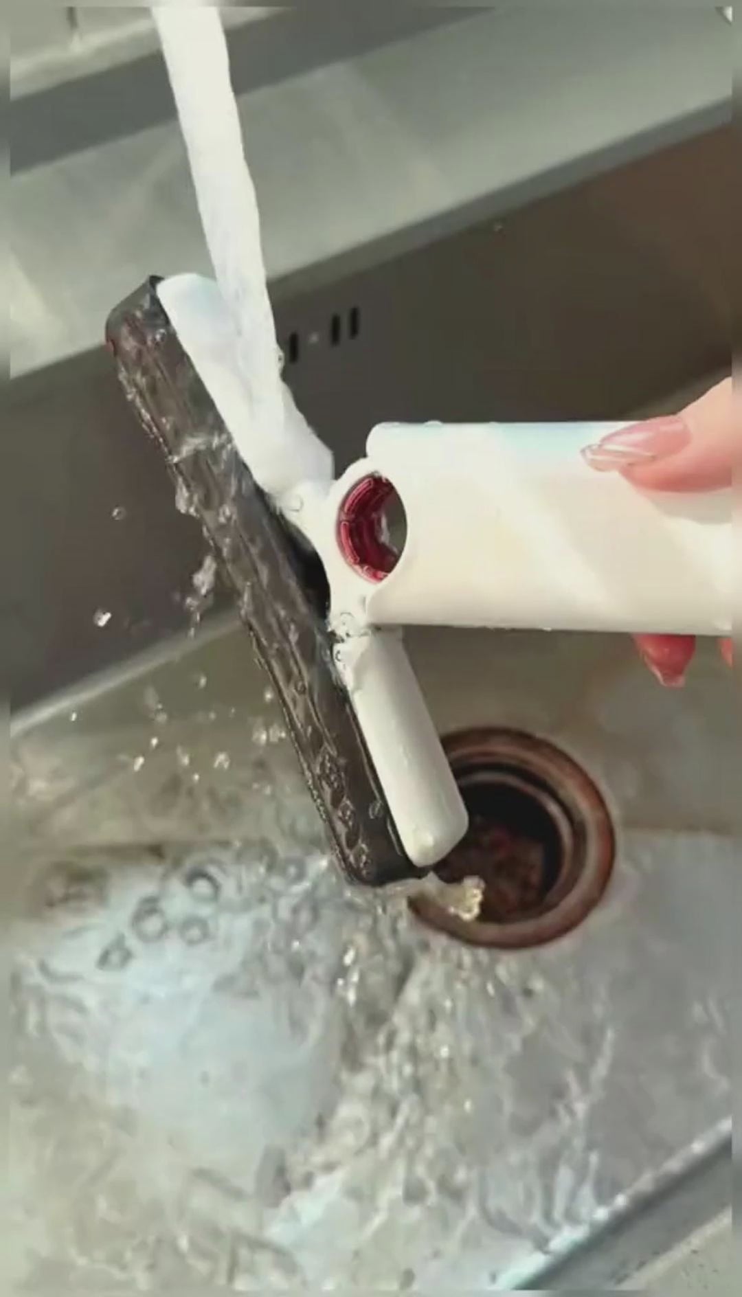 Portable self-squeeze short mop